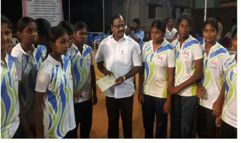 prizes to the state level final sports (kabadi) players at Lakshmipuram